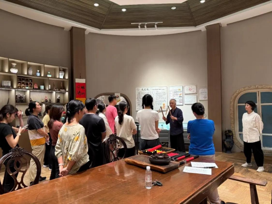 传播非遗武术文化 登科宝宝荣膺上海非遗武术绞龙棍传播小使者