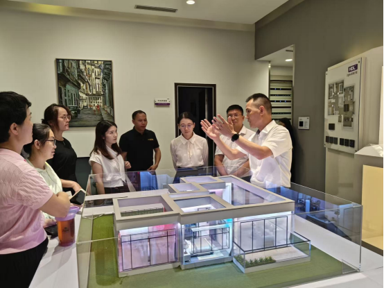 家门口的“智慧养老”来了番禺区适老生活体验展销中心在HDL揭牌成立(图1)